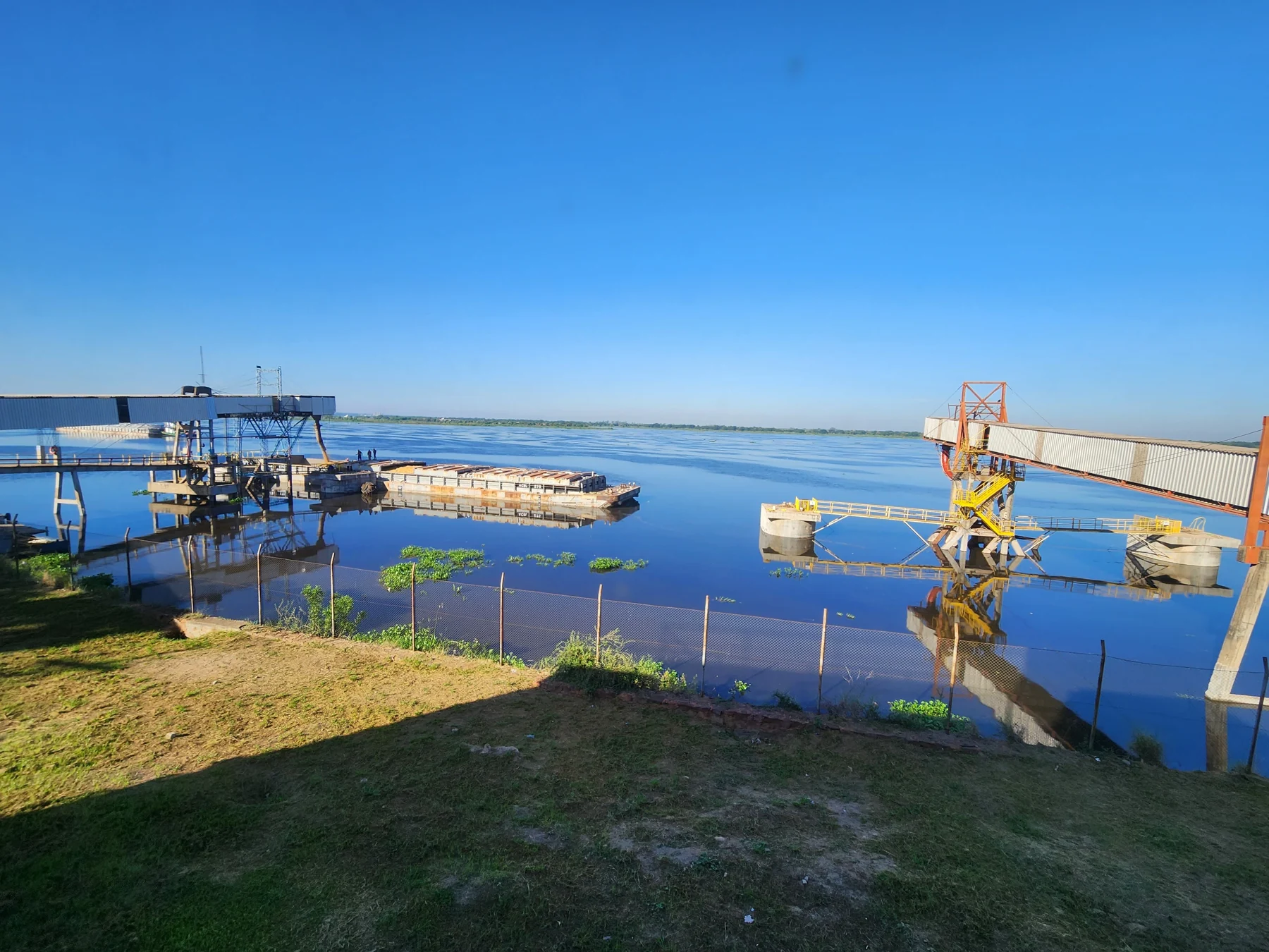 Instalaciones portuarias y operación fluvial